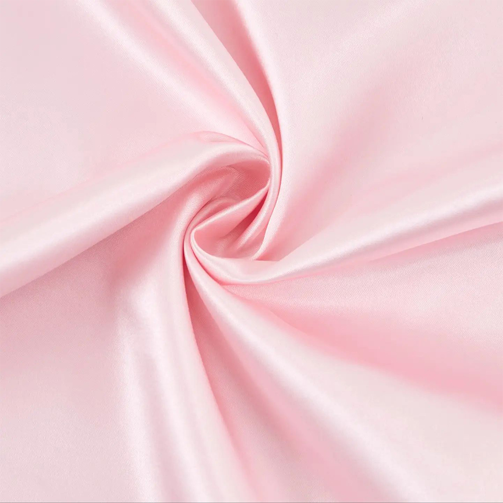 Měkké a hladké pevné saténové polštáře